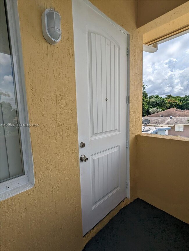 Building Photo - 10214 SW 175th St