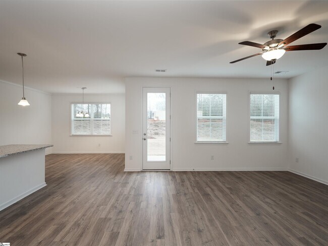 Building Photo - 7 Thorne St