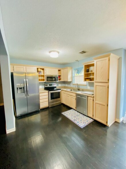 Building Photo - 5520 NW Moonlight Meadow Dr