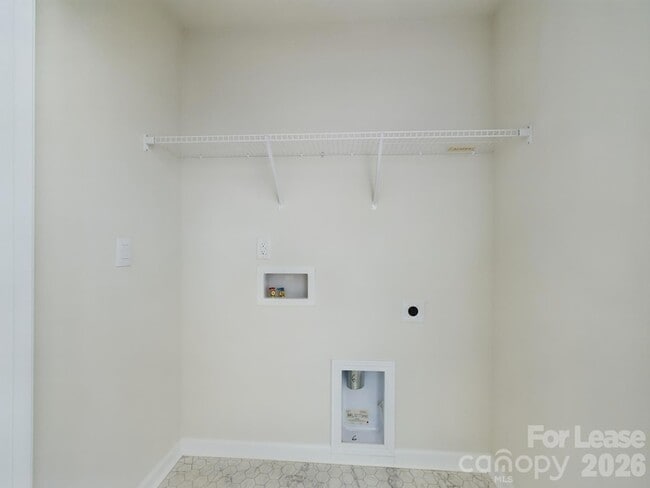 Building Photo - 8021 Murray Br Dr