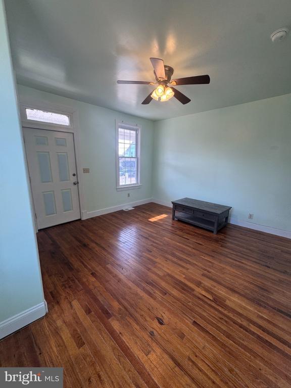 Building Photo - 332 E Broadway