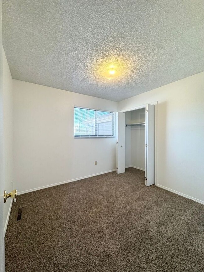 Building Photo - ****MOVE IN SPECIAL**** 1/2 off the first ...