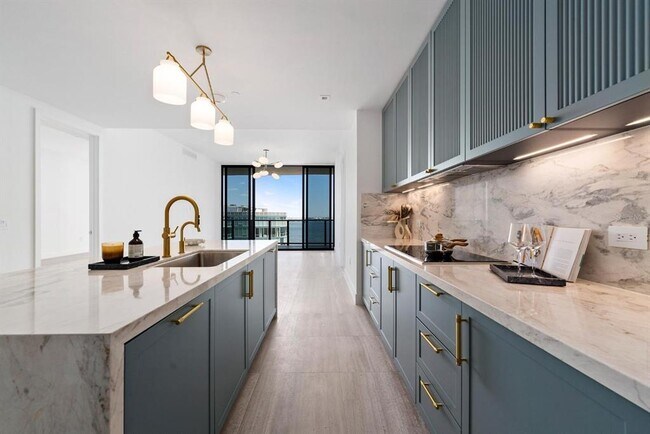 Building Photo - 3015 S Ysabella Ave