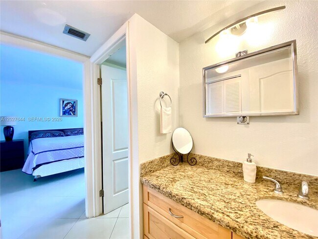 Building Photo - 20505 E Country Club Dr