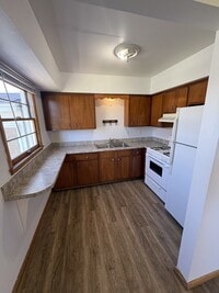 Building Photo - 2310 Melrose Dr