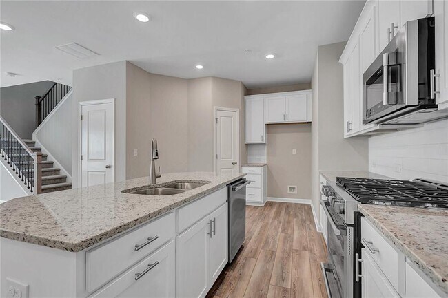 Building Photo - 1376 Elderwood Way