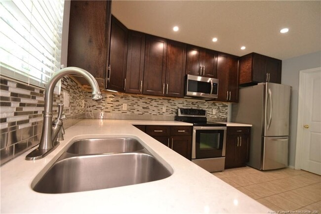 Building Photo - 2804 Thoreau Dr