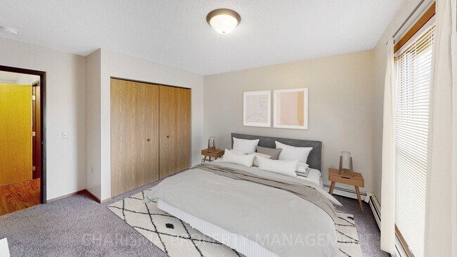 Building Photo - 1 BD, FREE GARAGE, WASHER/DRYER, OUTDOOR P...