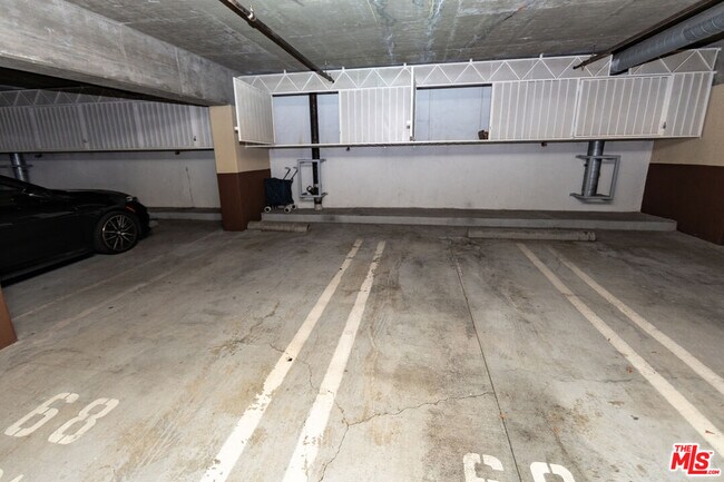 Building Photo - 171 N Church Ln