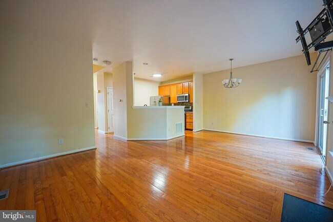 Building Photo - 443 Tuvira Ln