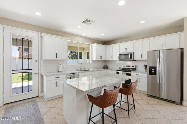 Building Photo - 1630 W Paisley Dr