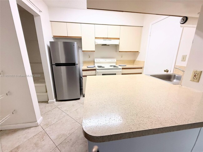 Building Photo - 17485 NW 67th Ct