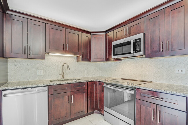 Building Photo - 803 8th Terrace