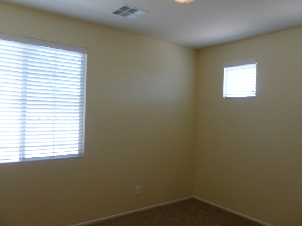 Building Photo - 5717 Leonidas St