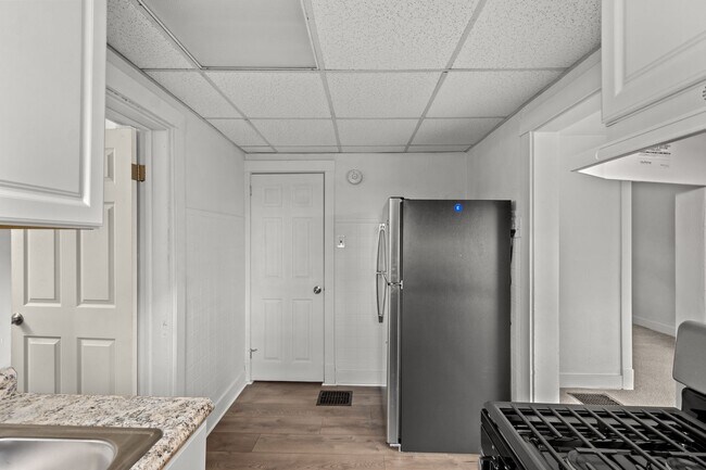 Building Photo - Stunning 2 bedroom home in North Braddock ...