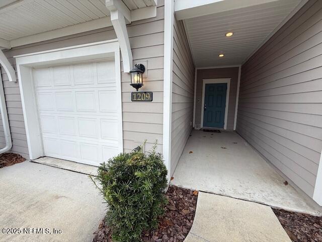 Building Photo - 1209 Beach Dune Dr