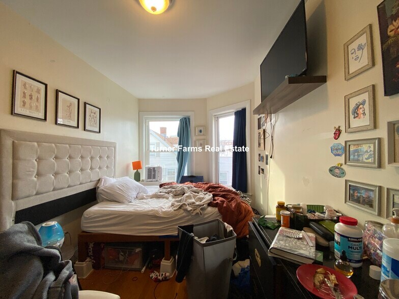 Building Photo - 11 Leverett St