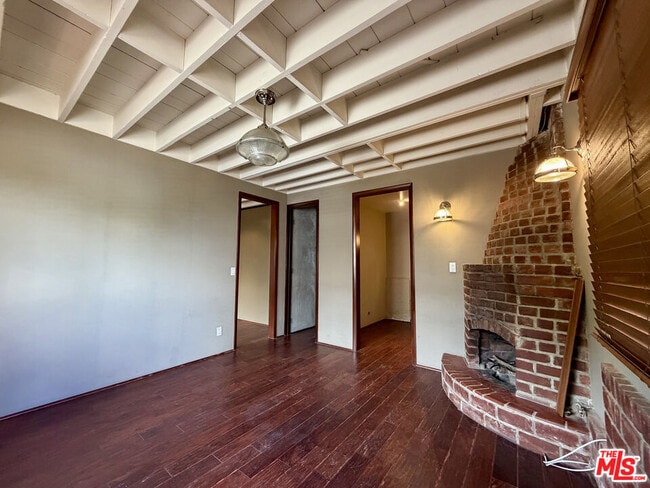 Building Photo - 6871 Pacific View Dr