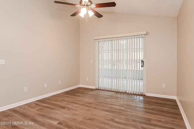 Building Photo - 12595 Ashmore Green Dr N