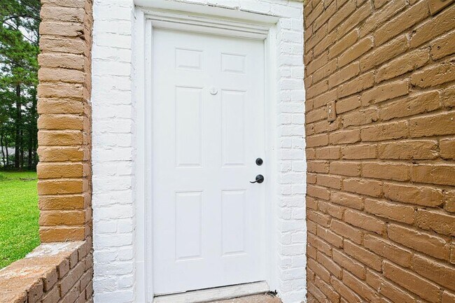 Building Photo - 86 Artesian Way