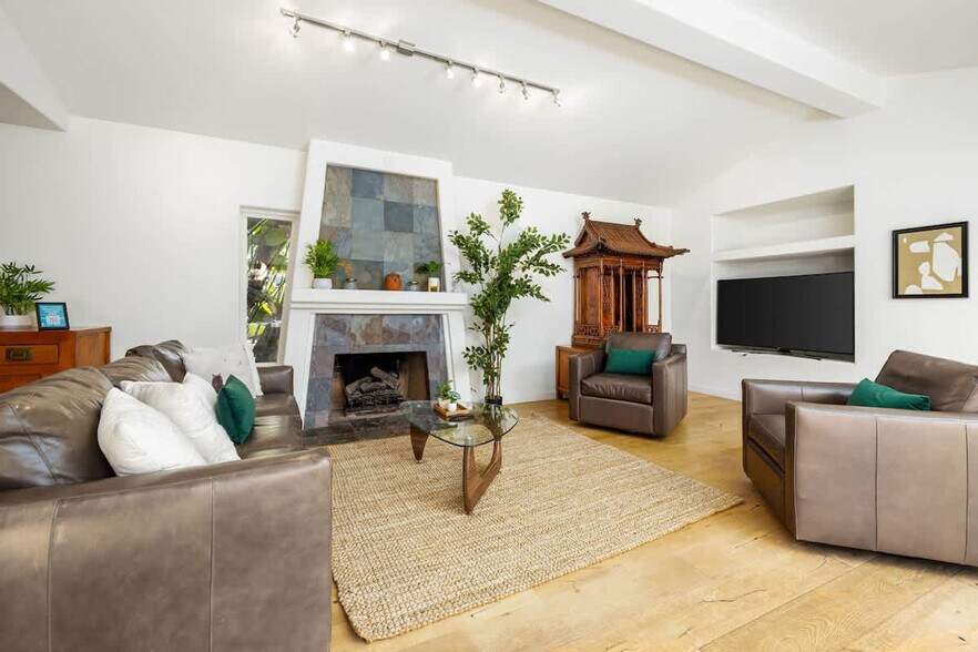 Building Photo - 5400 Carlsbad Blvd