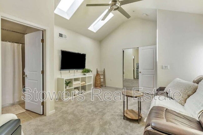 Building Photo - 3744 Whitworth Dr