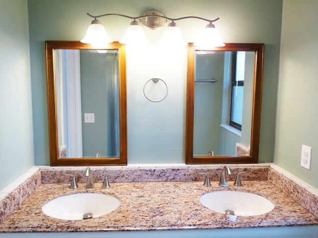 Master Bath Double Sink En Suite - 1510 Oriole St