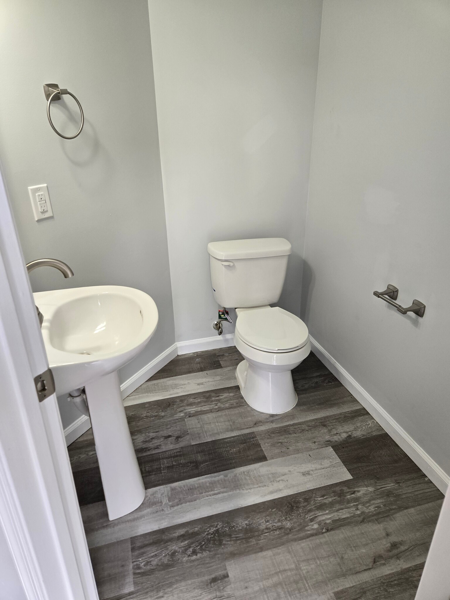 1/2 Bath - 59 Sopwith Way