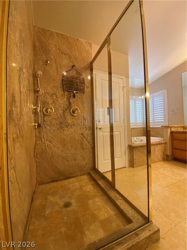 Building Photo - 7816 Waterfalls Ave