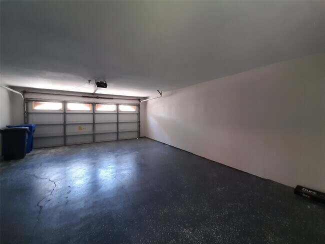 Building Photo - 5310 Glenmere Ln