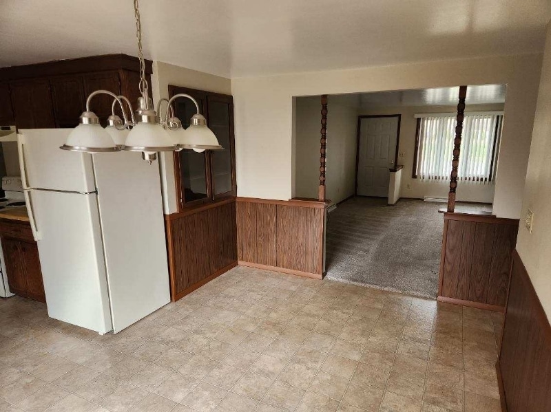 Building Photo - 2845 Woodale Ave