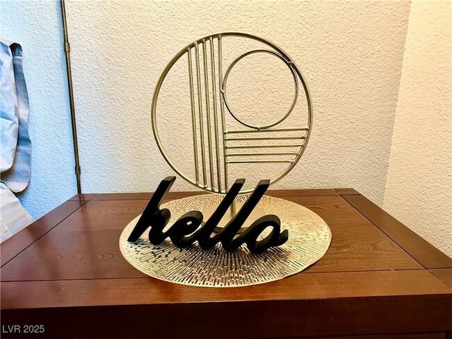 Building Photo - 270 E Flamingo Rd