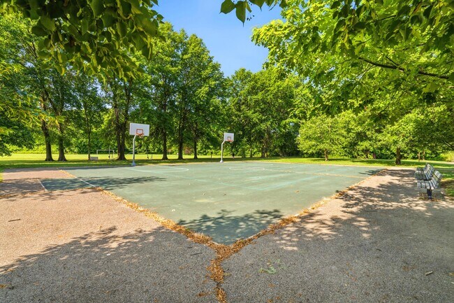 Building Photo - 1113 Green Knoll Dr