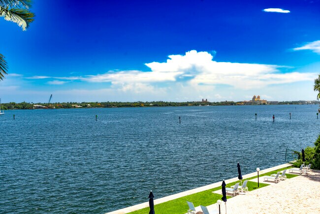 Building Photo - 2800 N Flagler Dr