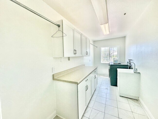 Building Photo - Breathtaking Custom Country Two-Story Home, Fully Remodeled & Beautifully Appointed on Private 20...