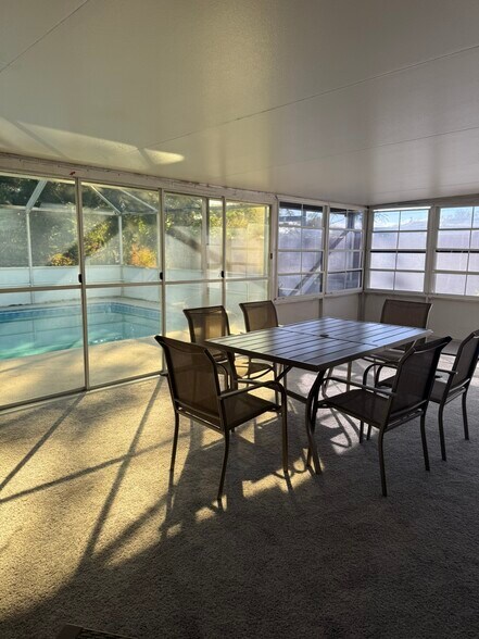 Building Photo - 154 SE Selva Ct