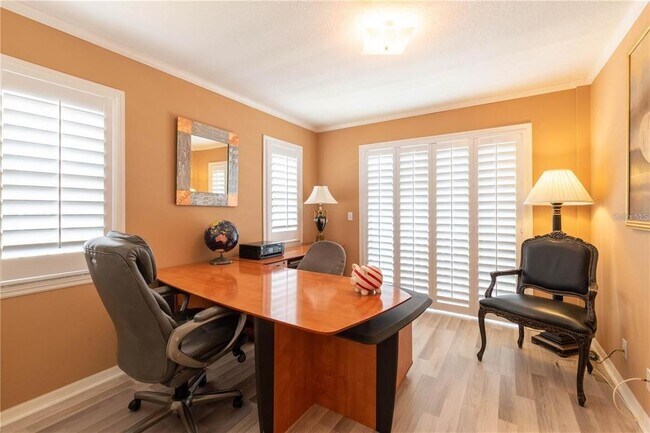 Building Photo - 987 Wellington Ct