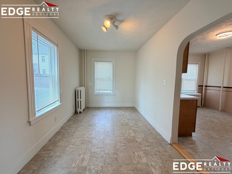 Building Photo - 33R Winship Pl