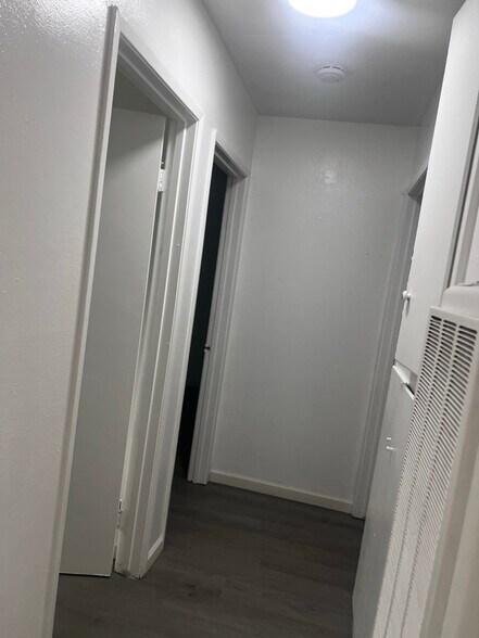 Building Photo - 445 S 2nd St