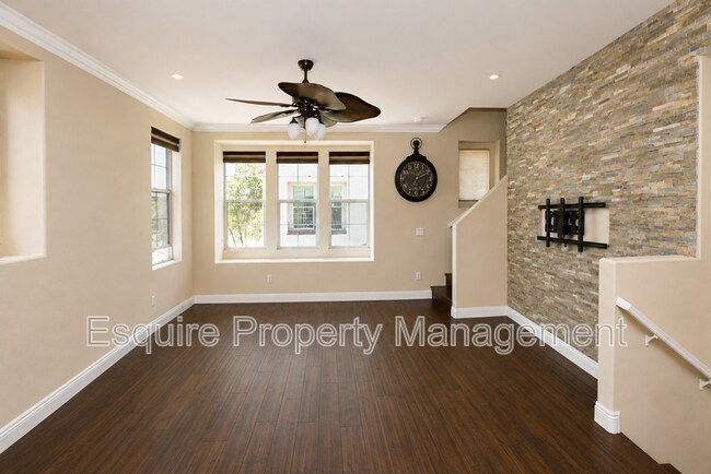 Building Photo - 2337 Chapel Dr