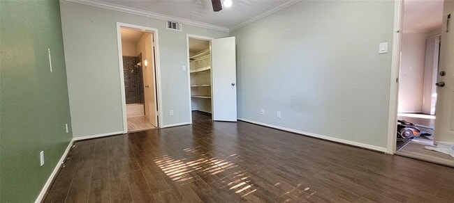 Building Photo - 9700 Leawood Blvd