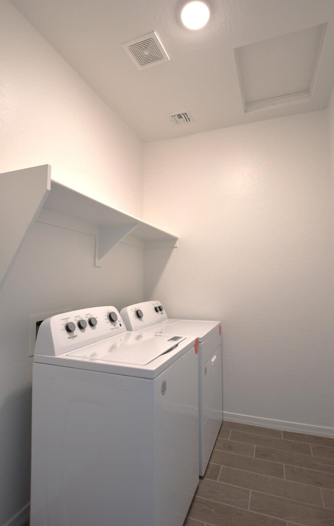 Building Photo - 37584 N Singletree Dr