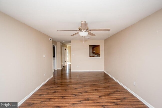 Building Photo - 10014 Beacon Hill Dr