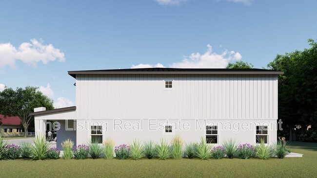 Building Photo - 1545 E Fort King St