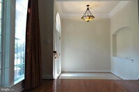 Building Photo - 1115 Crestfield Dr