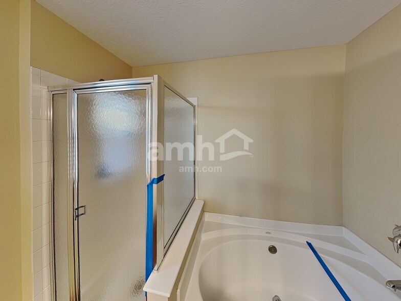 Building Photo - 395 Belfair Dr