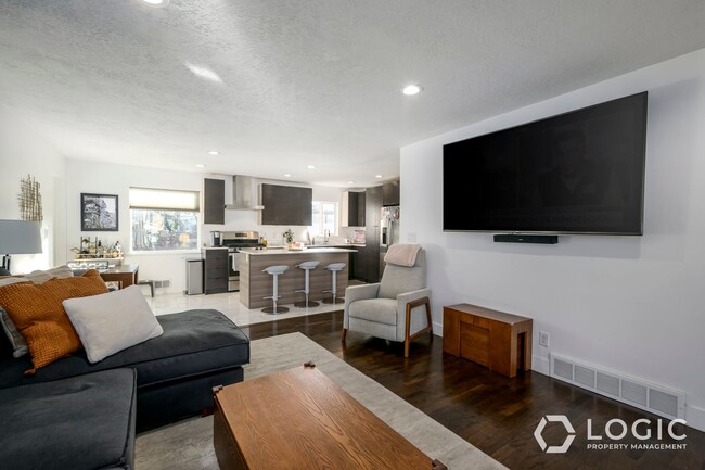 Building Photo - 3070 E 7070 S