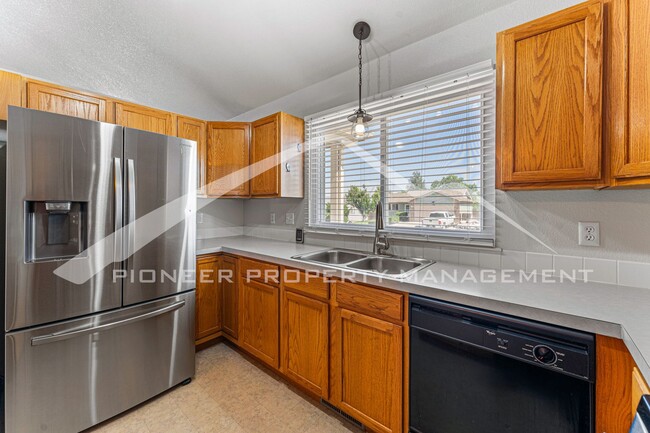 Building Photo - Spacious Home with Fenced Yard and Central AC