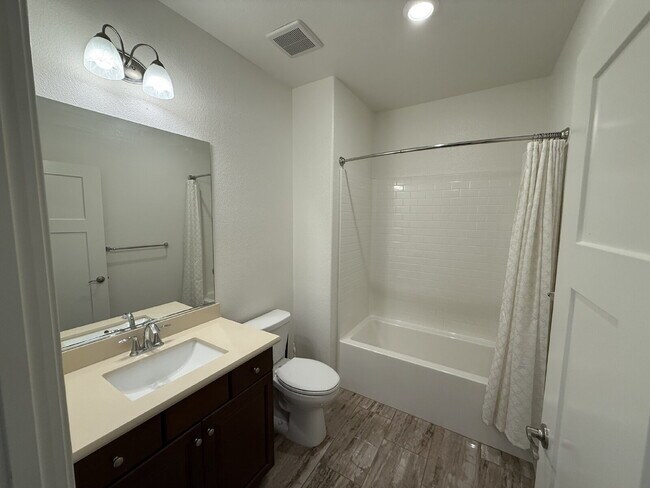 Building Photo - 3 Bedroom 2 Bath in 55+ Adult Community