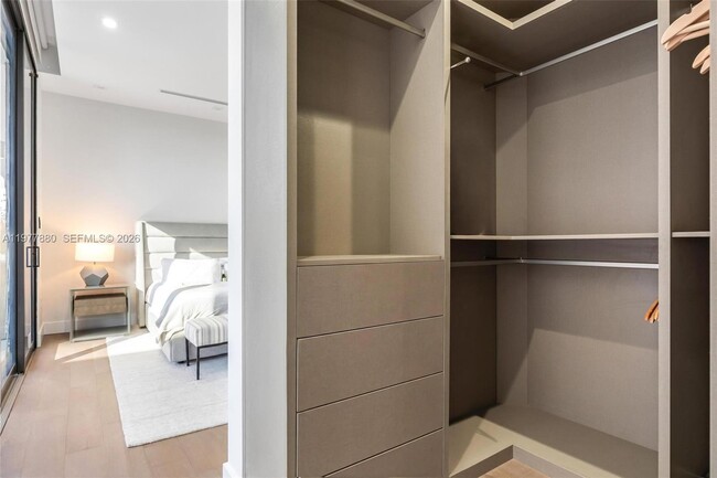 Building Photo - 3367 NE 168th St